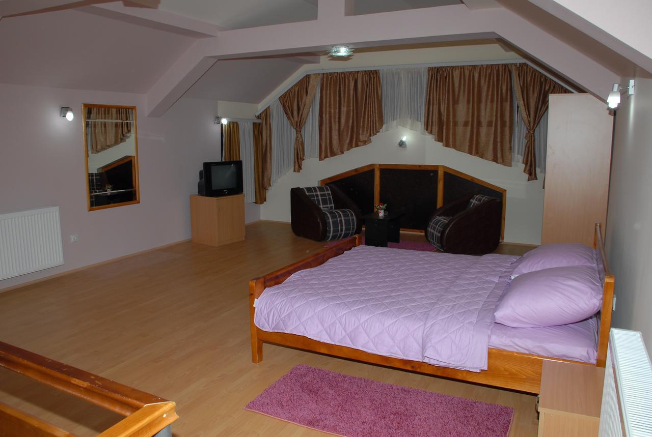 Zormaris-M Hotel รานเย ภายนอก รูปภาพ