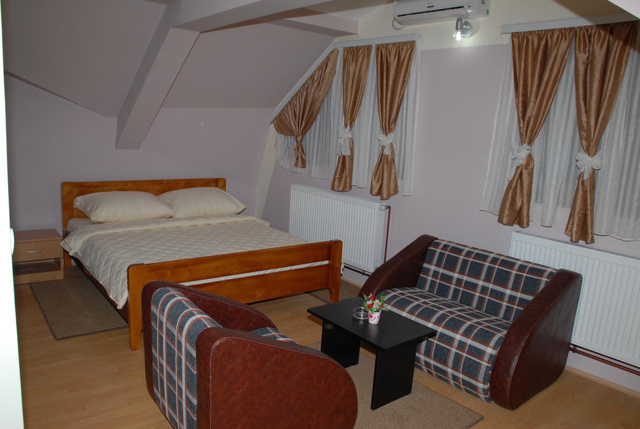 Zormaris-M Hotel รานเย ภายนอก รูปภาพ