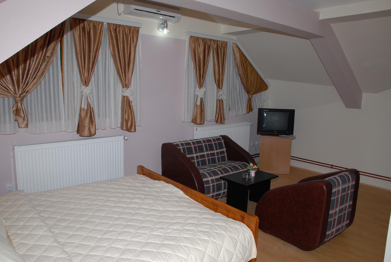 Zormaris-M Hotel รานเย ภายนอก รูปภาพ